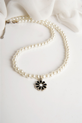 EUROMODA Pearl Necklace and Daisy Earring Set - Designed