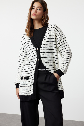 Trendyol Modest Tweed Knitwear Cardigan - Jacket Look, Black TCTAW25TH00016