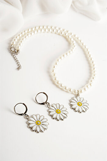 EUROMODA Pearl Necklace and Daisy Earring Set - Designed