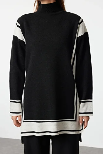 Trendyol Modest Černý pruhovaný stojáček pletený svetr TCTAW22AK0163
