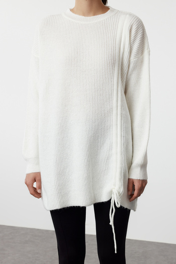 Trendyol Modest Thessaloniki Knitted Ecru Knitwear Sweater - Drawstring Detailed TCTAW25AK00001