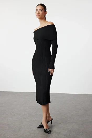 Trendyol Collection Μαύρο Πλεκτό Μίντι Βασικό Φόρεμα με γιακά Carmen TWOAW25EL00033