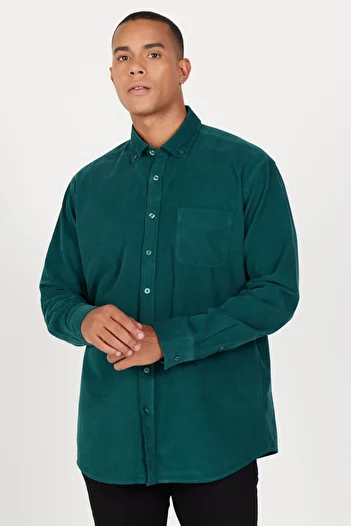 AC&Co / Altınyıldız Classics Men's Dark Green Comfort Fit Wide Cut Buttoned Collar Velvet Shirt