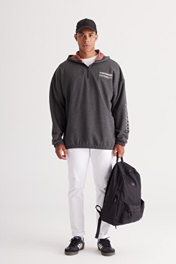 AC&Co / Altınyıldız Classics Übergroßes Fleece-Sweatshirt mit Kapuze und Aufdruck für Herren in Anthrazit-Melange – 3-fädig