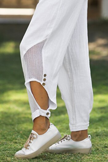 Chiccy Λευκό υφαντό παντελόνι Jogger - Τσέπη, διχτυωτή λεπτομέρεια και πλενόμενη ελαστική μέση