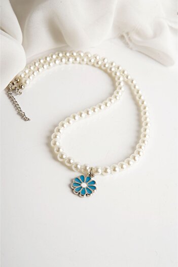 EUROMODA Pearl Necklace and Daisy Earring Set - Designed