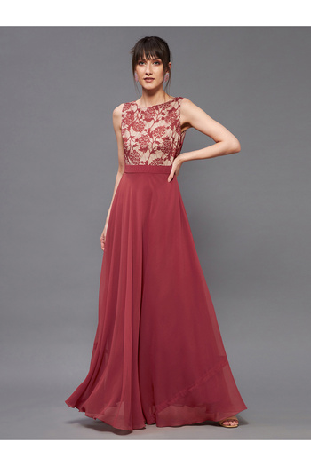 Miss Chase By Styli Lace Yoke Sleeveless A-Line Maxi Dress