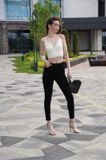 polle High WaiSt and Colorful BUCHA JEANS - Super Black