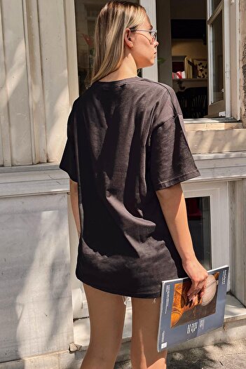 Swist Siyah Kuru Kafa Gül Baskılı Oversize Kadın Tshirt