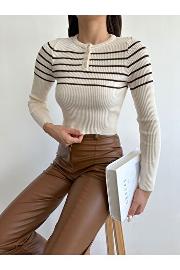 BEJNA Knitwear Crop Blouse - Women's, Collar Buttoned