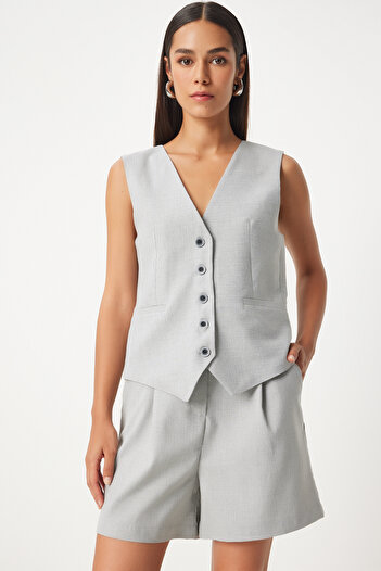 Happiness İstanbul Graues Set aus Weste und Shorts mit V-Ausschnitt - Damen TO00144