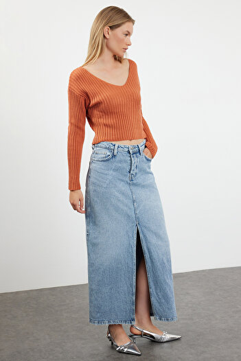 Trendyol Collection Orange Crop Basic V-Neck Knitwear Sweater Twoaw24Kz01214