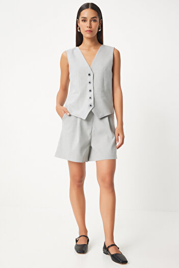 Happiness İstanbul Graues Set aus Weste und Shorts mit V-Ausschnitt - Damen TO00144