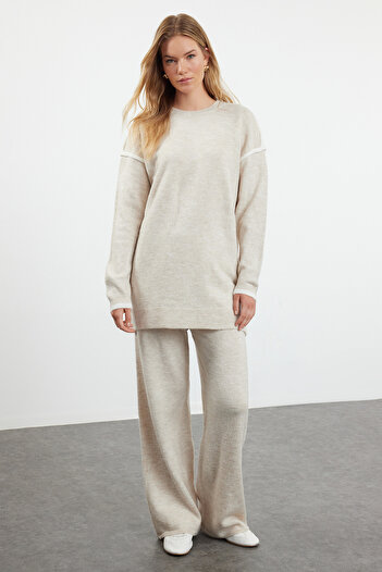 Trendyol Modest Σετ πλεκτών μπεζ πάνω και κάτω - Πέτρινες σωληνώσεις TCTAW25US00052