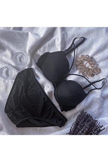 Solemia Bra and Panty Set with Support and Cross Accessories