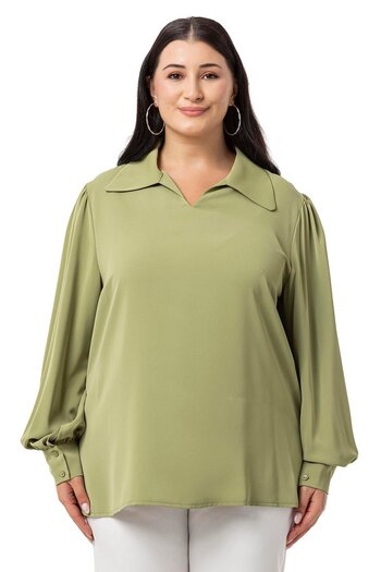 DISENTIS MODEST Green Green - Plus Size Blouse with Shirt Collar and Cuffs and Side Slits