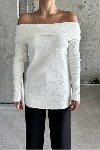 MODAGEN White Knitwear Sweater - Women, Madonna Collar