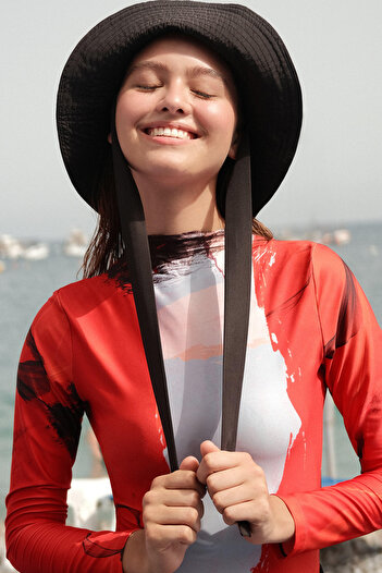 Manuka Wave Patterned Surfing Swimsuit - Swimming Model