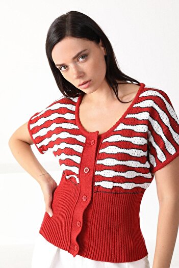 Ferraro Women's Red Boat Neck Patterned Knitwear Sweater