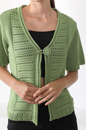 Ferraro Women's Pistachio Green V-Neck Single Button Knitwear Cardigan