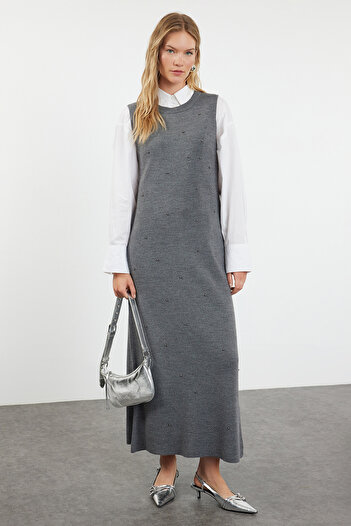 Trendyol Modest Antracitové perleťové úpletové šaty Tctaw25Eb00057