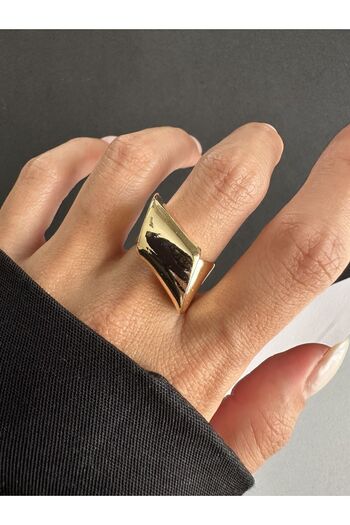 ringbox Gold İçe Katlanmış Silindir Bombeli Yüzük