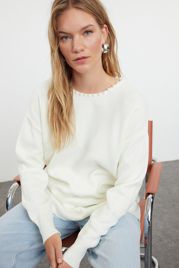Trendyol Modest Pearl Detailed Ecru Knitwear Sweater - TCTAW25AK00014