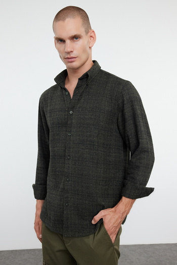 Trendyol Collection Teksturowana koszula flanelowa khaki – regularny krój, zimowa TMNAW25GO00004