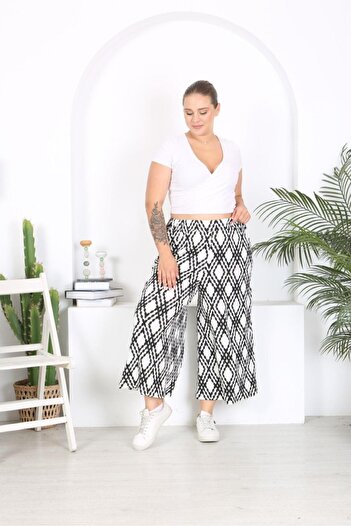 EMEZ White Diamond Patterned Skirt Trousers