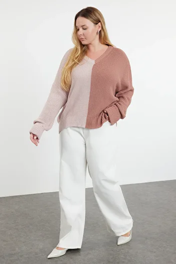 Trendyol Curve Πλεκτό πουλόβερ V-Neck Dusty Rose - Color Block TBBAW23AN00062