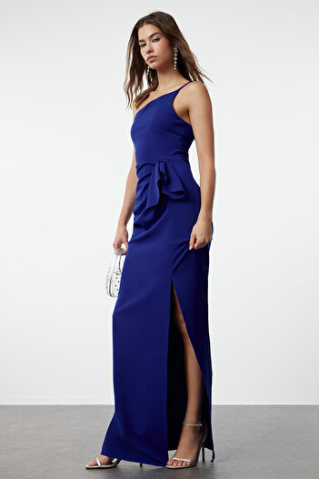 Trendyol Collection Saks Detailní tkané dlouhé stylové večerní šaty Noční šaty TPRSS20AE0274