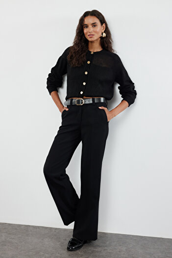 Trendyol Collection Miękki, teksturowany, czarny, dzianinowy kardigan - luźny splot Twoaw25Hi00109