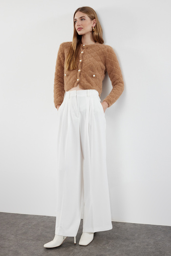 Trendyol Collection Mink Color Crop kötöttáru kardigán - tollkabát megjelenés TWOAW25HI00177