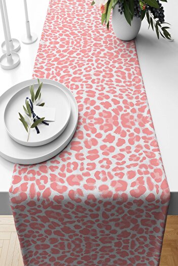 on the clouds Pembe Renkli Leopar Desenli  Leke Tutmaz Kumaş Salon Mutfak Masa Ranır Modelleri Runner