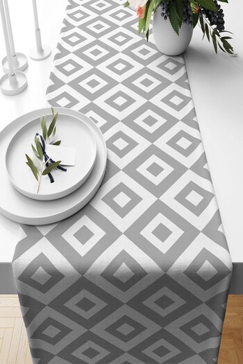 on the clouds Gray White Geometric Zigzag Pattern - Stain Resistant Fabric Living Room Kitchen Table Runner