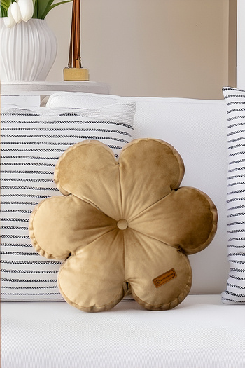 Rayda Home Polstrovaný polštářek Daisy Throw v barvě 42*42 cm Cappuccino