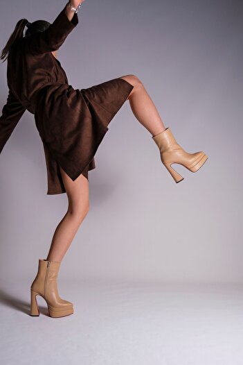 Ayakkabı Ateşi Γυναικεία Boat Shoes Mojo Nude Skin Double Platform Special Design