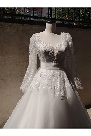 ÖZEL DİKİM Design Detailed Wedding Dress