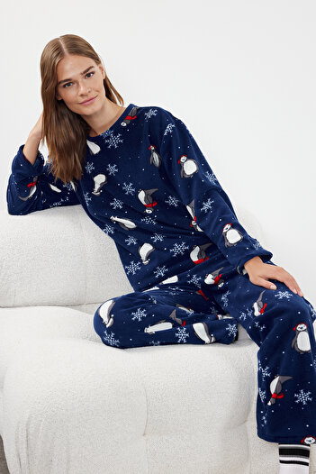 Trendyol Collection Navy Penguin/Winter vzorovaný fleece Zimní pletená sada pyžama Thmaw25Pt00060