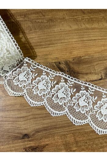 efem gipür Lily Model Mat Embroidered 9 Mt