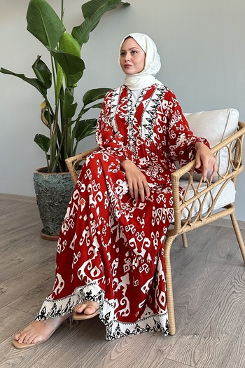 InStyle Φόρεμα βισκόζης σε χρώμα τούβλο - λεπτομέρεια με χαλαρό σχέδιο και κουμπί