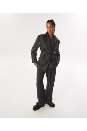 Twist Gray Blazer Jacket - Stylish Design