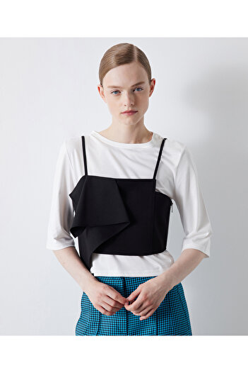 İpekyol Black and White T-Shirt - Stylish and Comfortable