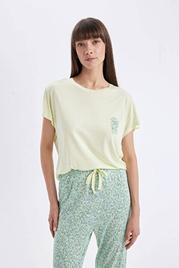 DeFacto Fall In Love Pijama Takım Bisiklet Yaka Baskılı Viskon Kısa Kollu Üst Desenli Alt D3183ax24au