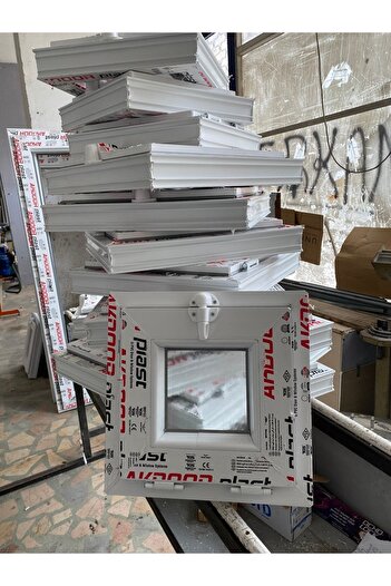 PVC 45&45 Παράθυρο μπάνιου WC