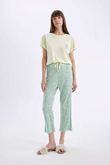 DeFacto Fall In Love Pijama Takım Bisiklet Yaka Baskılı Viskon Kısa Kollu Üst Desenli Alt D3183ax24au