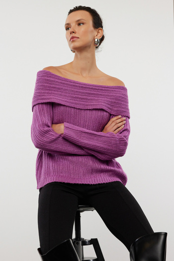 Trendyol Collection Pulover din tricot cu guler Carmen cu textura moale prune TWOAW25KZ00076