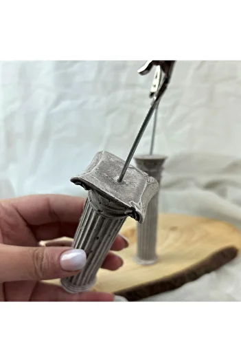 Melouro Mink Antique Ion Column Note Holder