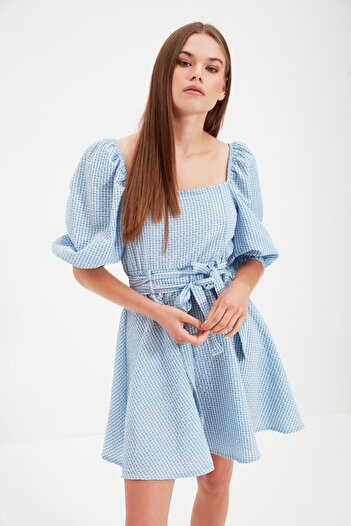 Trendyol Collection Rochie mini țesută cu guler pătrat cu deschidere în talie în carouri albastre TWOAW22EL0051