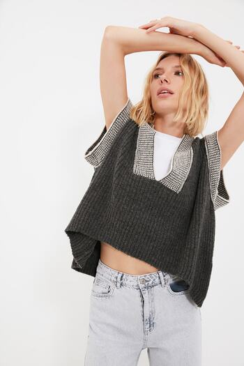 Trendyol Collection Anthracite Wide Fit Soft Textured Color Block Knitwear Sweater TWOAW21BZ0014